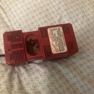 Milwaukee battery charger